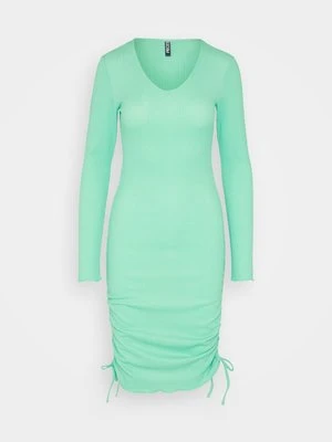 Sukienka etui Pieces