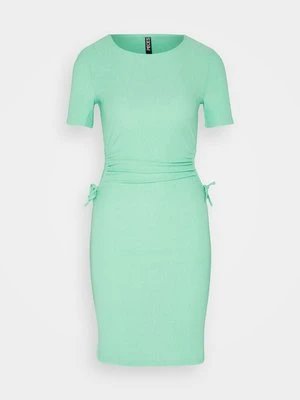 Sukienka etui Pieces