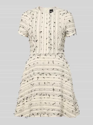 Sukienka etui taliowana z mieszanki bawełny model ‘DATARNI1’ Boss