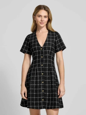 Sukienka etui taliowana ze wzorem w kratę model ‘KIKLA’ HUGO