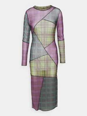 Sukienka etui The Ragged Priest