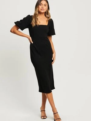 Sukienka etui TUSSAH