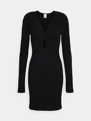 Sukienka etui Won Hundred