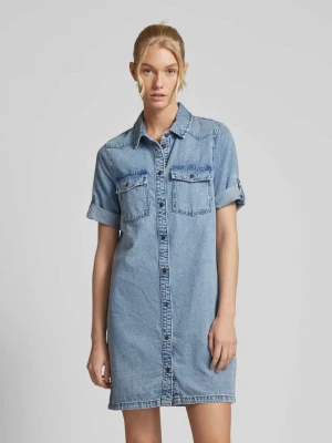 Sukienka jeansowa o długości do kolan z kieszeniami w patką model ‘SIGNE’ Noisy May