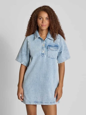 Sukienka jeansowa z kieszenią na piersi EDITED