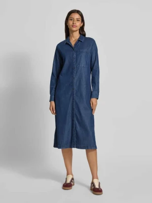 Sukienka jeansowa z kieszenią na piersi Smith and Soul