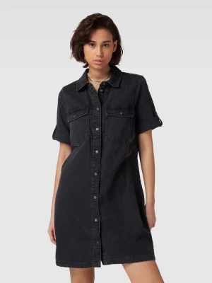 Sukienka jeansowa z nakładanymi kieszeniami z patką na piersi model ‘NEW SIGNE’ Noisy May