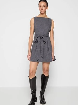 Sukienka koktajlowa Closet