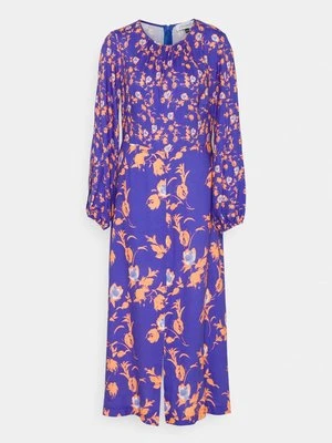 Sukienka koktajlowa Closet