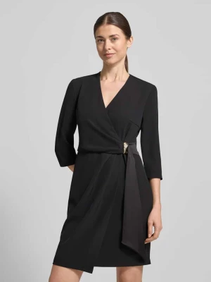 Sukienka koktajlowa do kolan w kopertowym stylu RINASCIMENTO