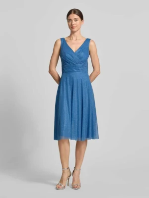 Sukienka koktajlowa do kolan z dekoltem w serek TROYDEN COLLECTION