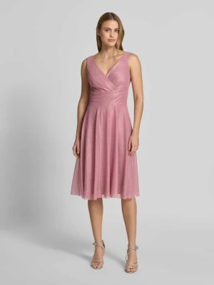 Sukienka koktajlowa do kolan z dekoltem w serek TROYDEN COLLECTION