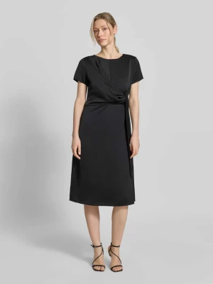 Sukienka koktajlowa do kolan z detalem wiązania i zamkiem błyskawicznym RINASCIMENTO