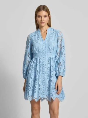 Sukienka koktajlowa do kolan z koronki z listwą guzikową V by Vera Mont