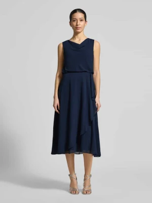 Sukienka koktajlowa do kolan z lejącym dekoltem Christian Berg Cocktail