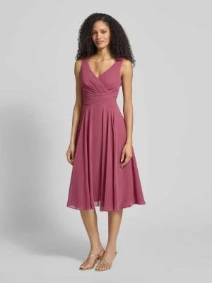 Sukienka koktajlowa do kolan z szyfonu z dekoltem w serek TROYDEN COLLECTION