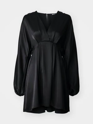Sukienka koktajlowa Gina Tricot