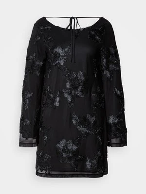 Sukienka koktajlowa Gina Tricot