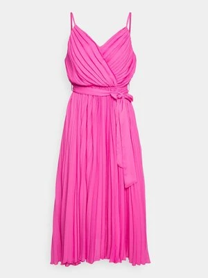 Sukienka koktajlowa In The Style