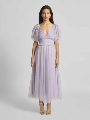 Sukienka koktajlowa o długości do kolan z dekoltem w serek Lace & Beads