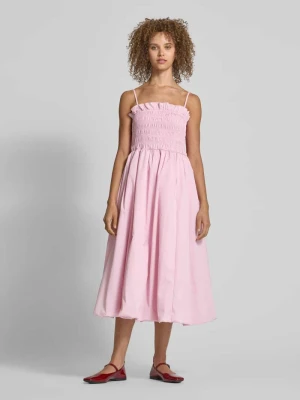 Sukienka koktajlowa o długości do kolan z marszczonymi detalami model ‘Polly’ Amy Lynn