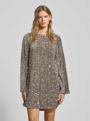 Sukienka koktajlowa o dopasowanym kroju z cekinowym obszyciem model ‘KAM’ Pieces