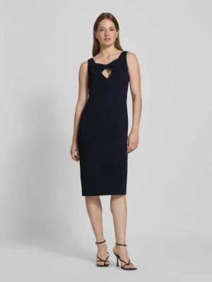 Sukienka koktajlowa o kroju podkreślającym sylwetkę z kokardą model ‘ALFIERE’ Max Mara Studio