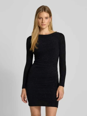 Sukienka koktajlowa o kroju slim fit z efektem błyszczącym Jake*s Cocktail