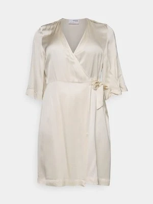 Sukienka koktajlowa Selected Femme Curve