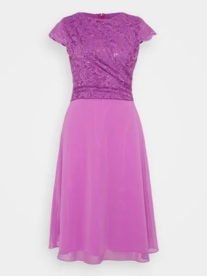 Sukienka koktajlowa Swing