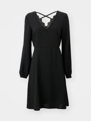 Sukienka koktajlowa Vero Moda