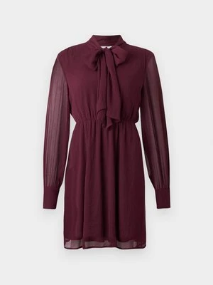 Sukienka koktajlowa Vila