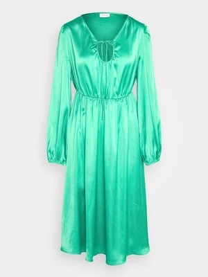 Sukienka koktajlowa Vila