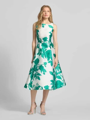 Sukienka koktajlowa w całościowym wzorze Adrianna Papell