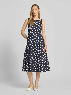 Sukienka koktajlowa w całościowym wzorze Vera Mont