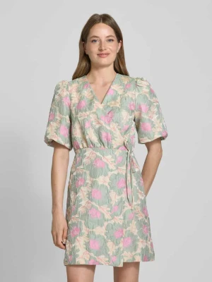 Sukienka koktajlowa w kopertowym stylu model ‘PINJE’ YAS