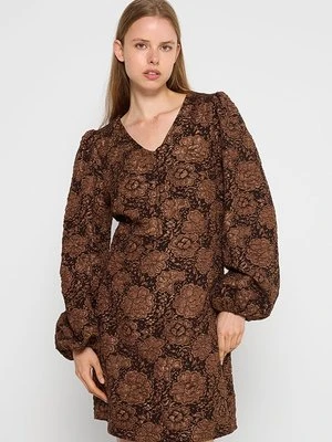 Sukienka koktajlowa YAS