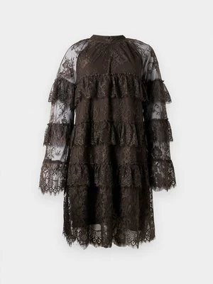 Sukienka koktajlowa YAS