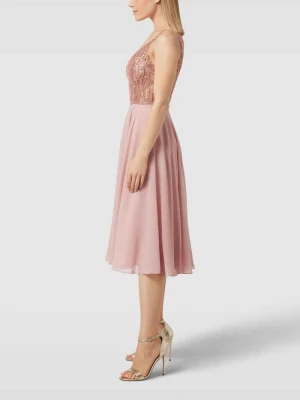 Sukienka koktajlowa z cekinowym obszyciem Swing