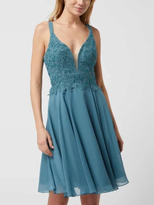 Sukienka koktajlowa z dekoltem w kształcie serca luxuar