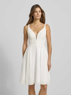 Suknia ślubna z dekoltem w kształcie serca luxuar