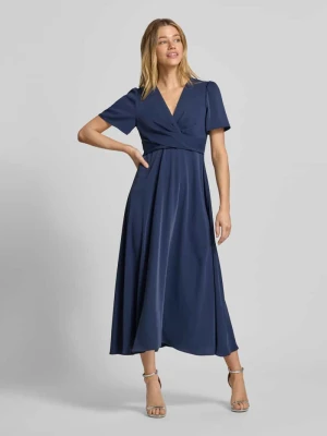 sukienka koktajlowa z dekoltem w serek Christian Berg Cocktail