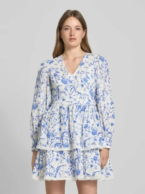 Sukienka koktajlowa z dekoltem w serek model ‘ELIN’ YAS