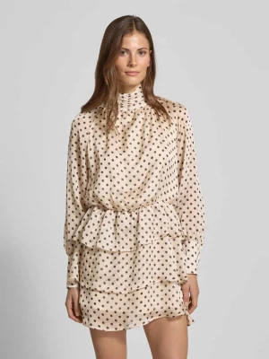 Sukienka koktajlowa z efektem stopniowania i stójką RINASCIMENTO