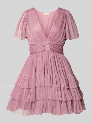 Sukienka koktajlowa z głębokim dekoltem w serek Lace & Beads