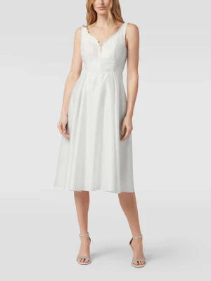 Sukienka koktajlowa z haftami kwiatowymi TROYDEN COLLECTION