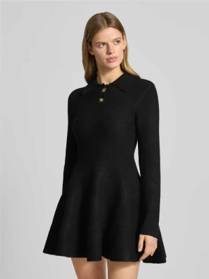 Sukienka koktajlowa z krótką listwą guzikową model ‘LEXTER’ bardot