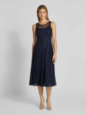 sukienka koktajlowa z okrągłym dekoltem V by Vera Mont