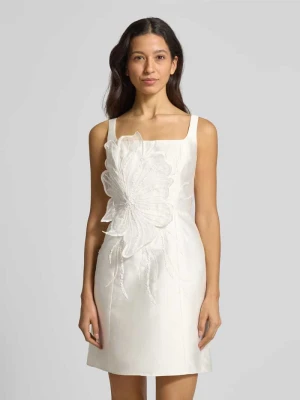 Sukienka koktajlowa z ozdobnym obszyciem Adrianna Papell