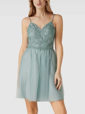 Sukienka koktajlowa z ozdobnym obszyciem Laona